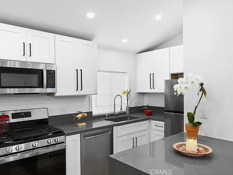 274 Cliff Dr #6 — Photo 3