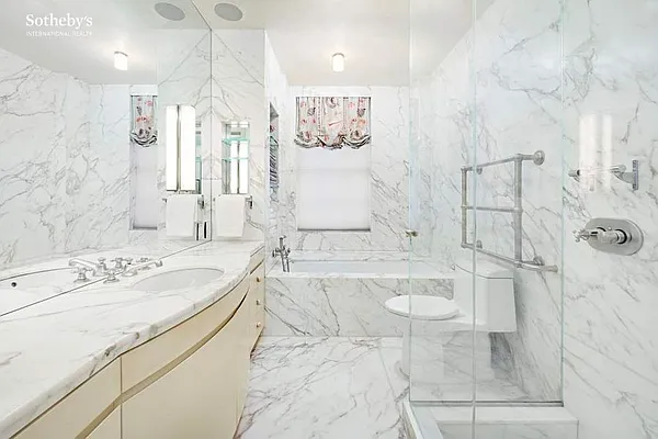 Sold by Sotheby's International Realty | media 6