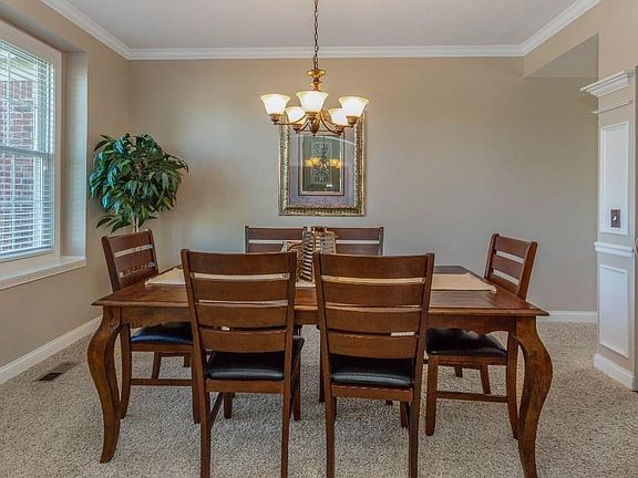 4th image of 14681 Parkhurst Dr