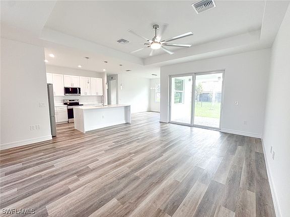 5th image of 2823 NW 23rd Ave