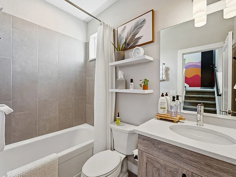 1731 Irving St #105 — Photo 39