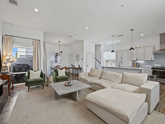 4th image of 2310 N Fitzhugh Ave #40