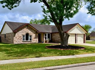 16811 Square Rigger Ln, Friendswood, TX 77546