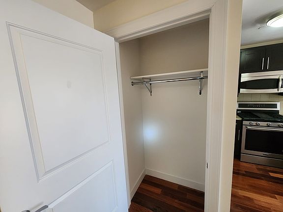 3rd image of 8330 Kew Gardens Rd APT 4I