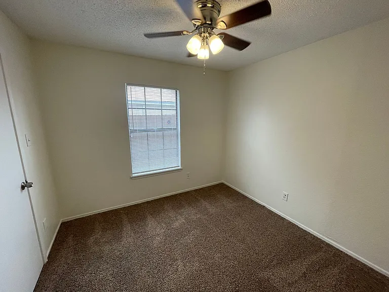 9415 Rutherglen Dr — Photo 16