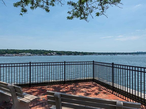 5th image of 1 Toms Point Ln #B4-8i