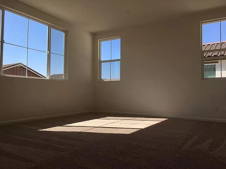 2522 Amelia Earhart Ave — Photo 5