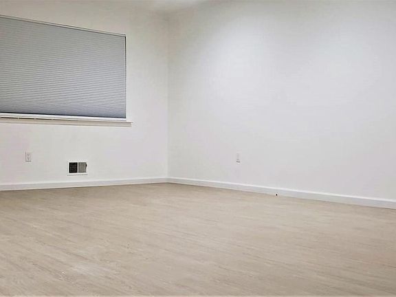 5th image of 38 Park St APT 10C