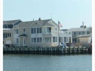 48 W Cape Cod Ln, Brant Beach, NJ 08008