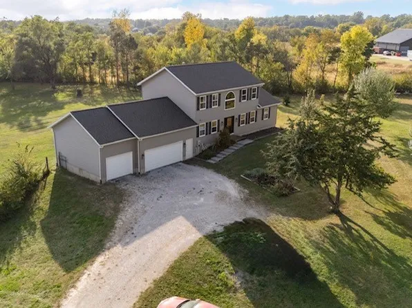 9655 Feather Ridge Rd, Cedar Rapids, IA 52411