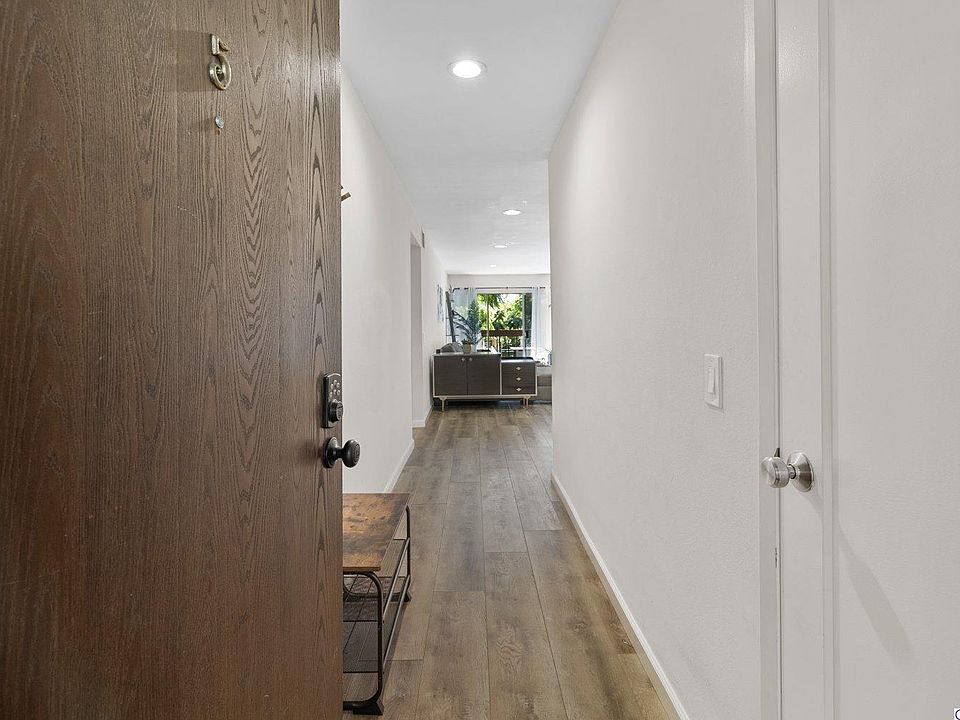 1st image of 1236 N Columbus Ave Unit 5