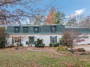 8 Oak Meadow Rd, Evansville, IN 47725