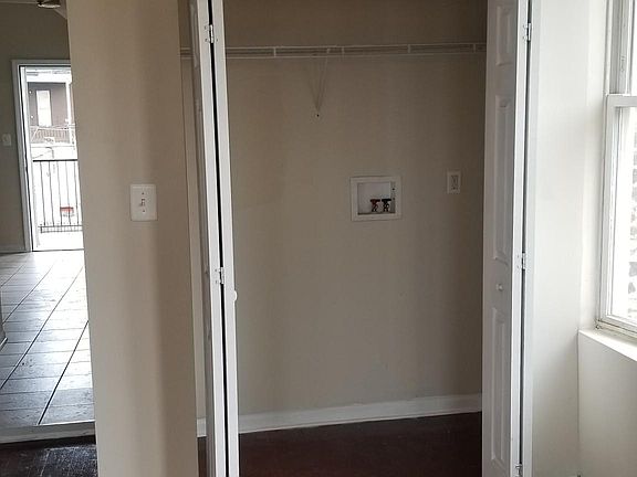 4th image of 1327 S Homan Ave #1