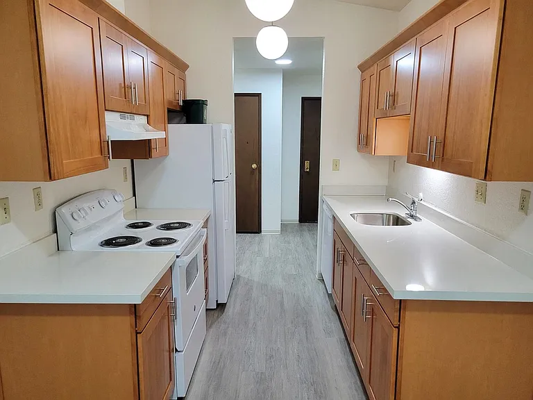 Tamarac Apartments — Photo 34