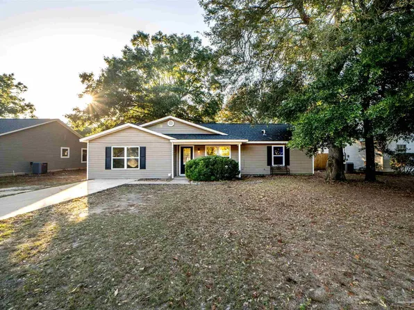 5913 Savannah Dr, Milton, FL 32570