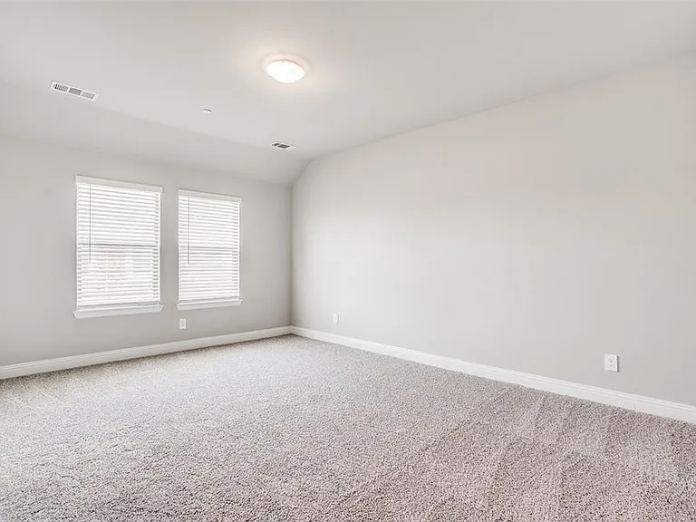 517 Sequoia St — Photo 6