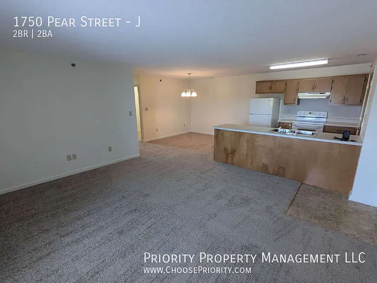1750 Pear St #J — Photo 4