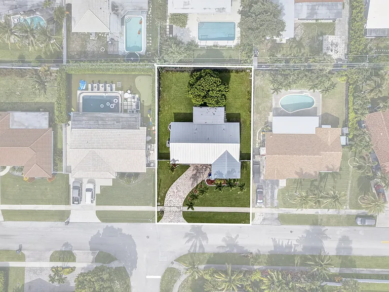 1200 SW 12th Ter — Photo 41