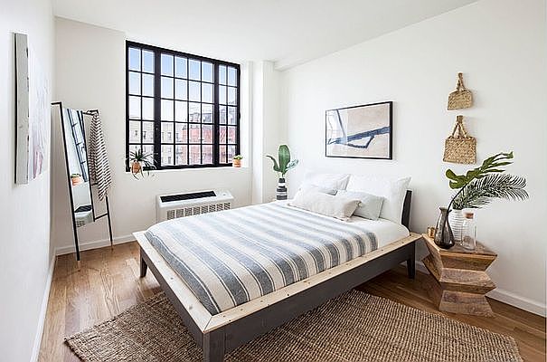 1st image of 976 Fulton St APT 6C