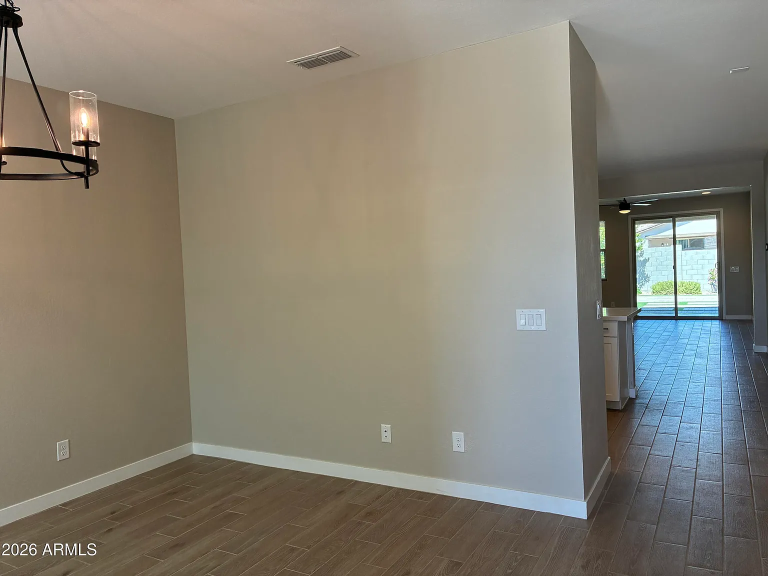 3 bed, 2.0 bath, 1623 sqft, $2,095 — Photo 4
