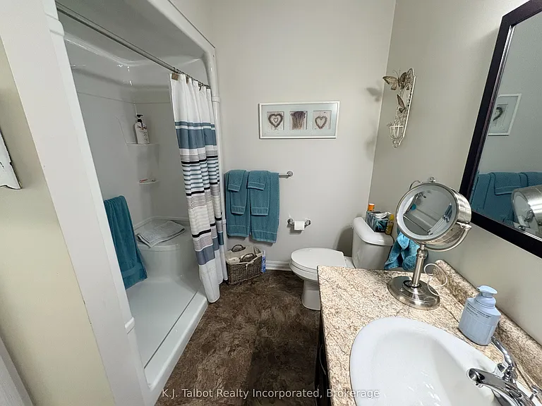 35 Saint David St #204 — Photo 8