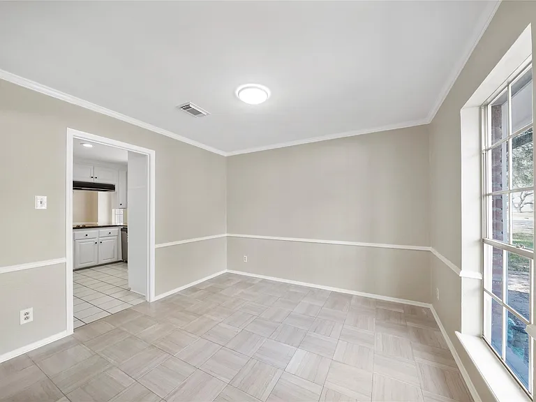 16121 Singapore Ln — Photo 11