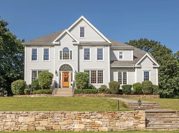 48 Freely Dr, Stoughton, MA 02072