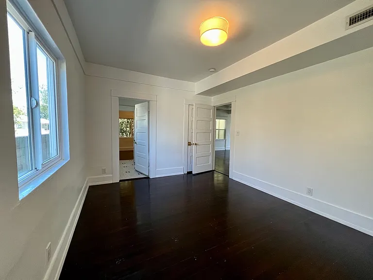 2822 W Avenue 33 — Photo 6