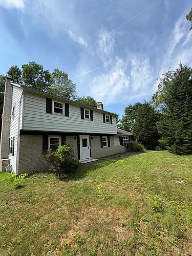 8 Sweet Brier Dr Photo 1