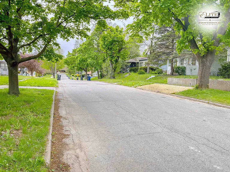 2515 Bagley St — Photo 27