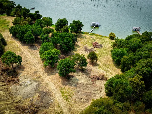 2085 S Oaks Ln, Lone Oak, TX 75453