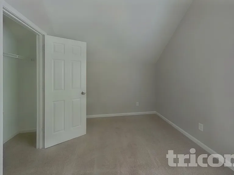 7715 Hidden Creek Dr — Photo 10