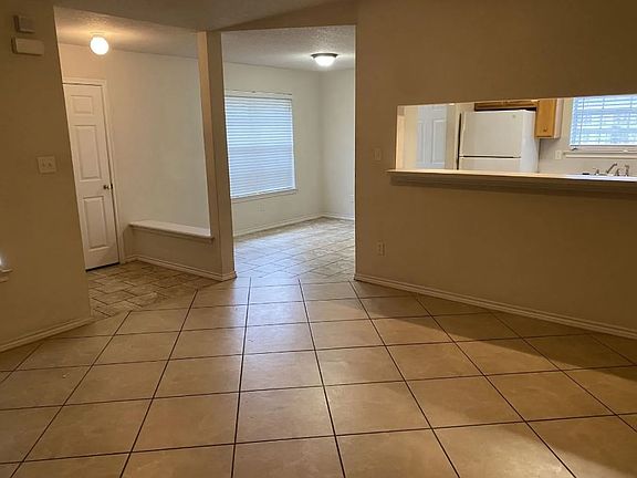 2nd image of 945 Willow Pond St #945