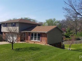 21 Oakhill Ct, Pekin, IL