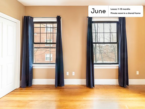 5th image of 1592 Beacon St #3-B