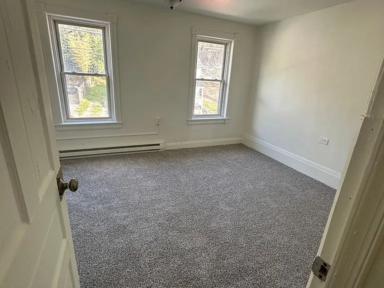 420 Valley Rd — Photo 8