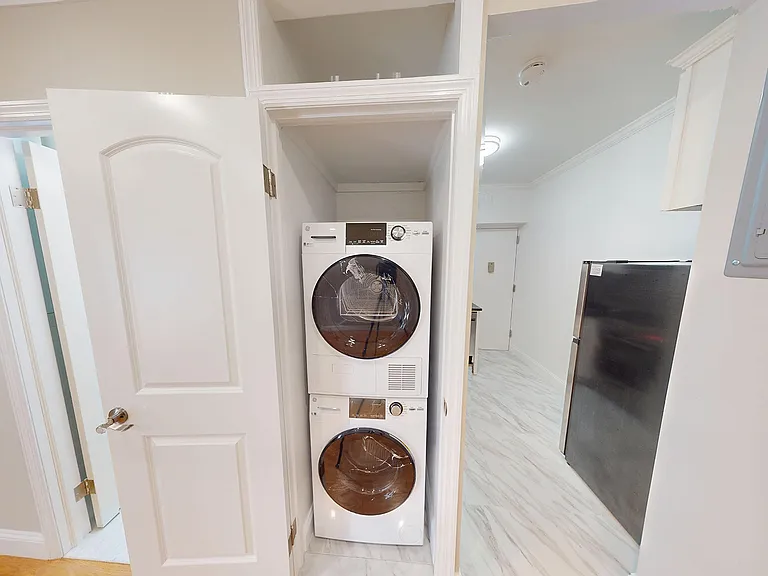 301 E 85th St #15A — Photo 2