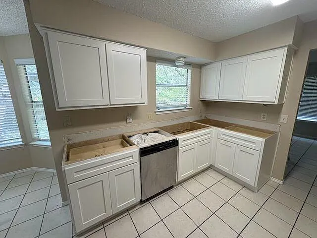 17511 Klamath Falls Dr — Photo 17