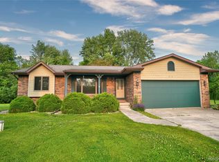 6247 King Arthur Ct, Swartz Creek, MI 48473