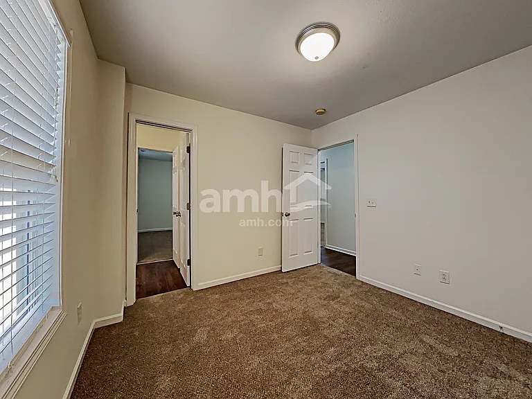 149 Sawhorse Dr — Photo 14