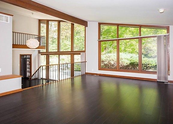 5th image of 6431 Creekside Ln