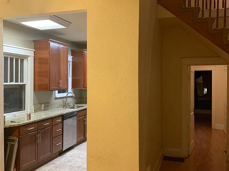 627 N Washington St — Photo 7