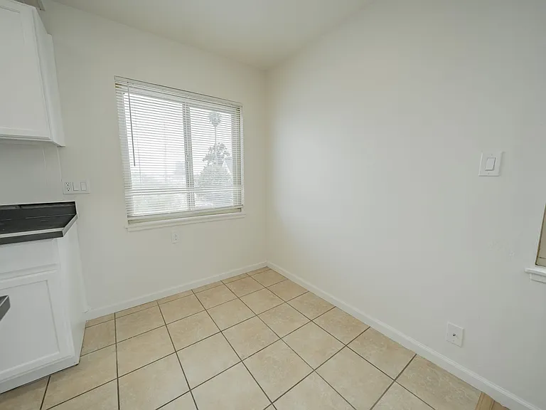1640 5th Avenue — Photo 25