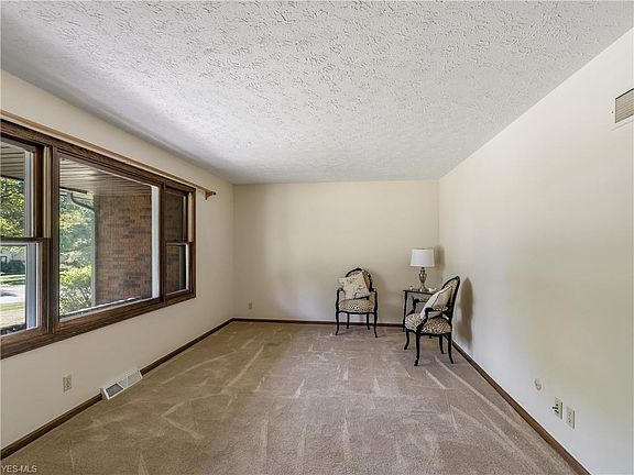 4th image of 5852 Starview Dr