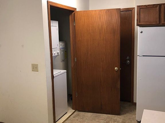 5th image of N25W24011 River Park Dr APT 4