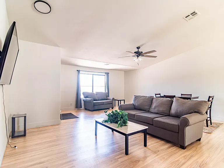 141 Arcola Ct — Photo 4