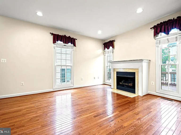 4519 Fair Valley Dr — Photo 5