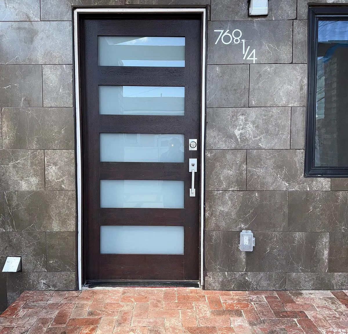 2 bed, 850 sqft, $3,500 — Photo 3