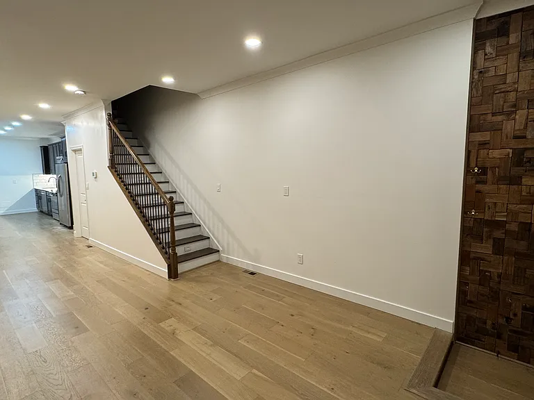 1047 Riverside Ave — Photo 2