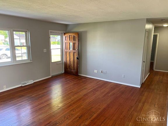 2nd image of 428 Cranewood Dr